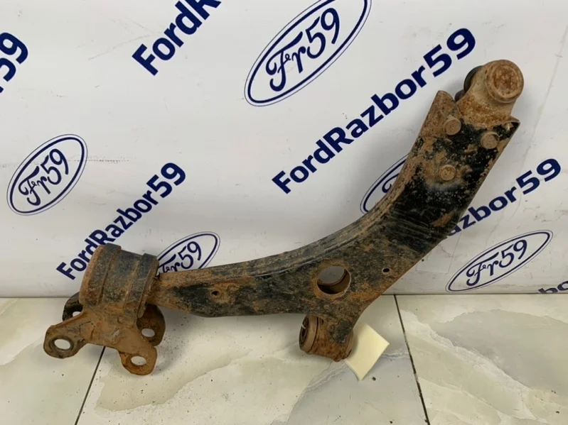 Рычаг передней подвески Ford Focus 3 2011-2015 1865168 CB8, правый
