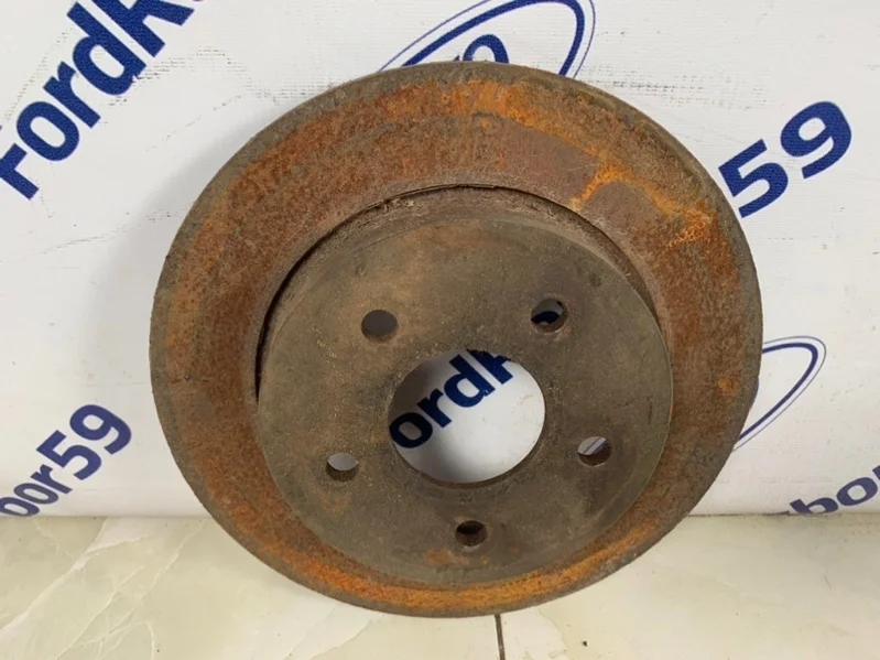 Тормозной диск Ford Focus 2 2005-2011 1748745 CB4, задний