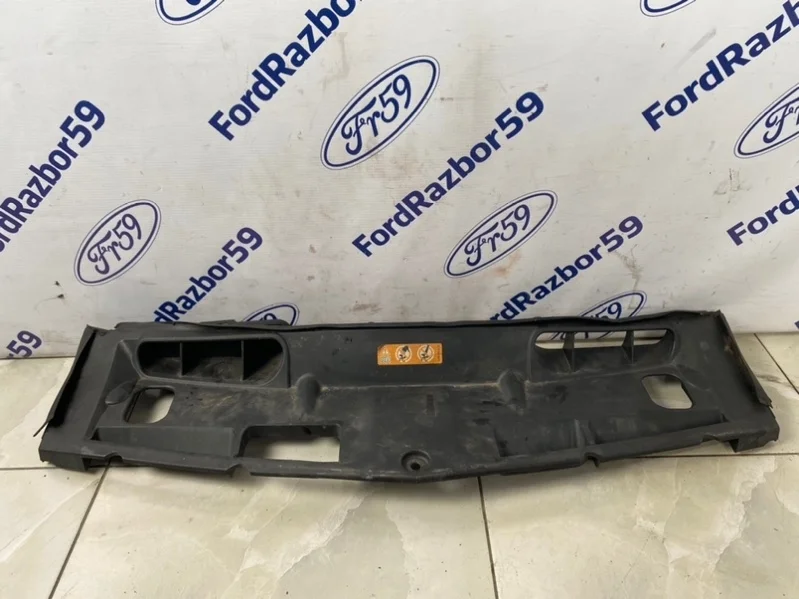 Воздухозаборник Mercedes-Benz C-Class 2007-2011 A2045000155 W204