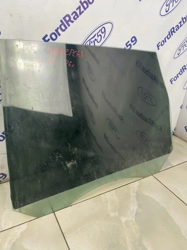 Стекло двери Ford Focus 2 2006 1317984 CB4, заднее правое