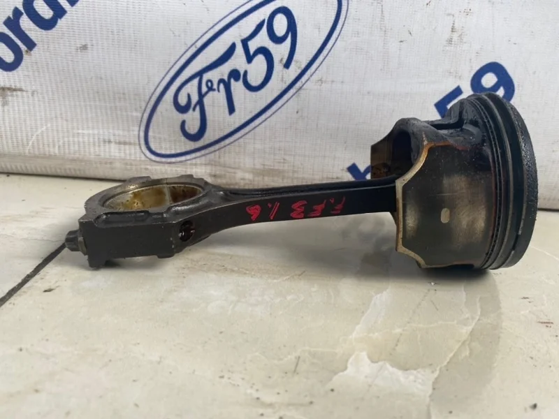 Поршень Ford Focus 3 2011-2015 1739149 CB8 1.6