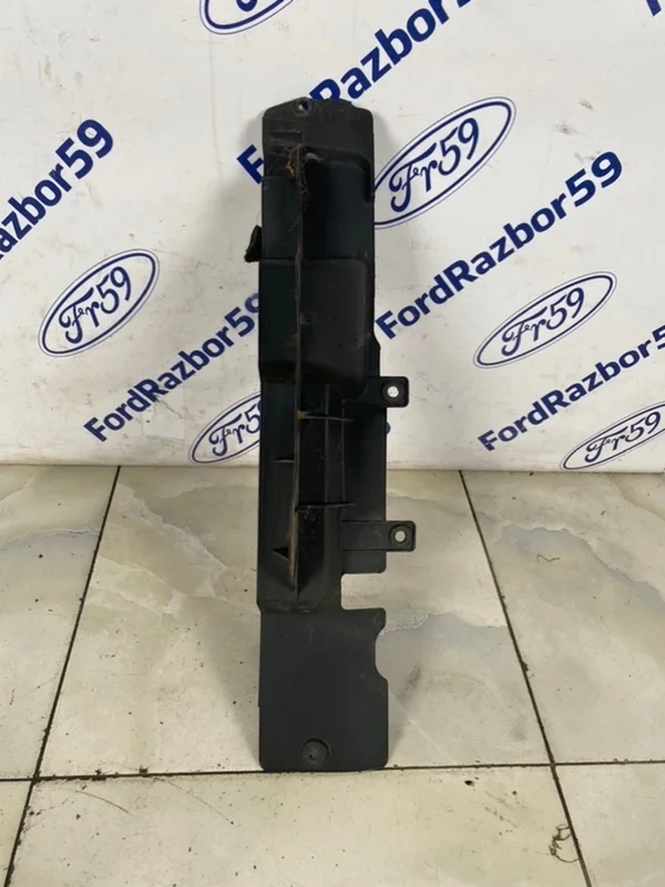 Дефлектор радиатора Hyundai Tucson 2004-2009 291362E000 JM, передний правый