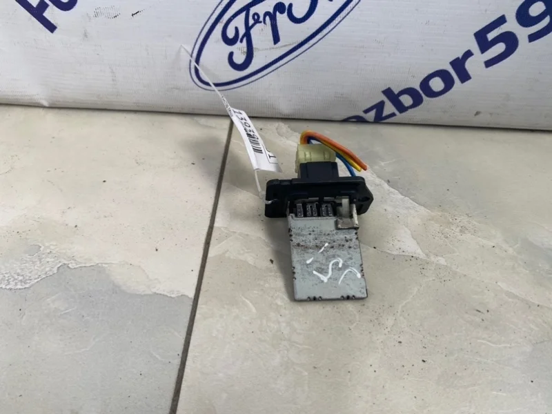 Резистор печки Hyundai Santa Fe 2010 971283K000 CM 2.2 (D4HB)