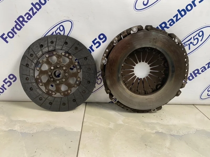 Сцепление (диск + корзина) Hyundai Santa Fe 2010 412003B000 CM 2.2 (D4HB)