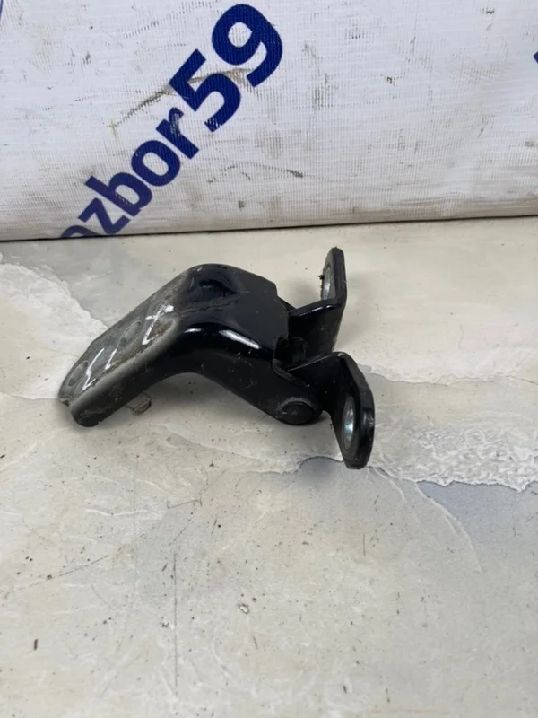 Петля двери Kia Sportage 2007 793102E000 JE 2.0 (G4GC)