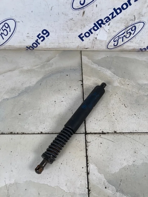 Амортизатор крышки багажника Volkswagen Touareg 2007 7L6827550N GP (7L7) 3.0 TDI (BKS)