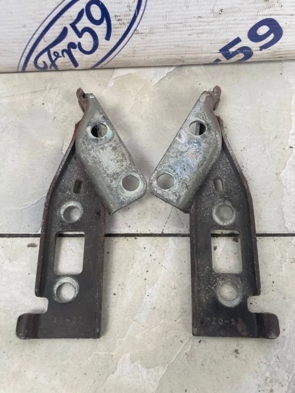 Петля капота Ford Fusion 2002-2012 1148938 CBK