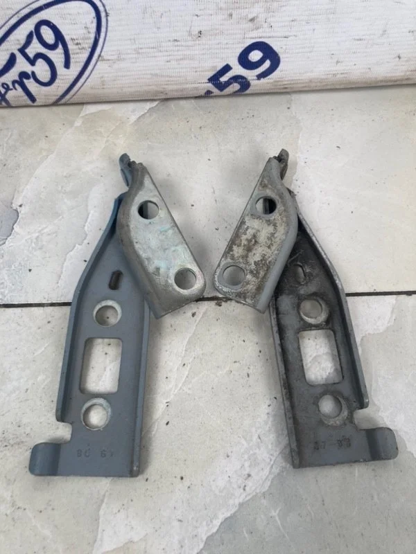 Петля капота Ford Fusion 2002-2012 1148938 CBK