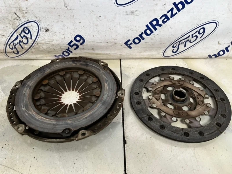 Сцепление (диск + корзина) Ford Focus 2 2007 1385369 CB4 2.0 (AODA)