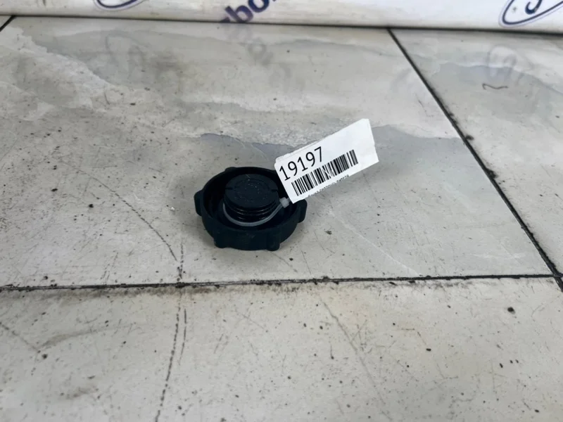 Крышка бачка гидроусилителя Ford Focus 2 2006 1341300 CB4 1.6 (HXDA)