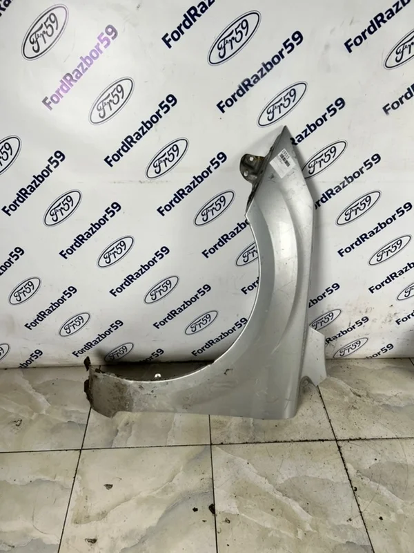 Крыло Ford Focus 2 2009 1521597 CB4, переднее левое