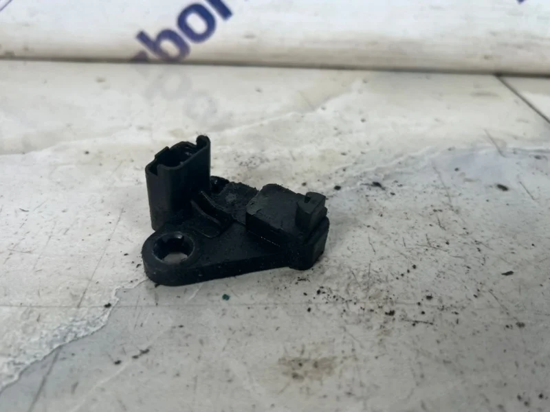 Датчик распредвала Ford Kuga 2015 1756079 CBS 1.6 (JQMB)