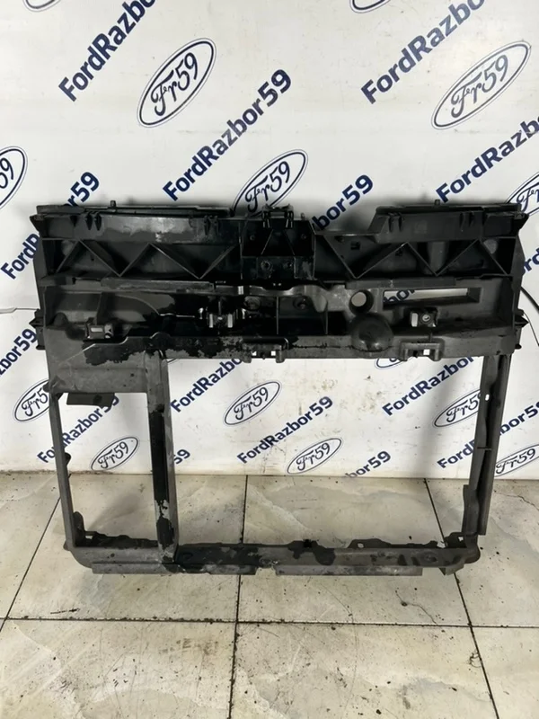 Панель передняя (телевизор) Citroen C3 Picasso 2010 7104LA SH