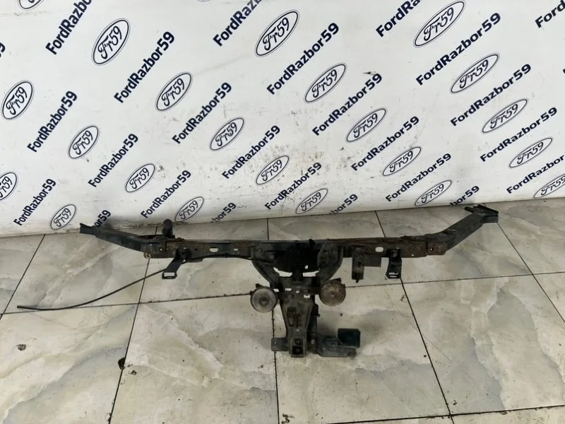 Панель передняя (телевизор) Nissan X-Trail 2007 62511JG00A T31 2.0 (M9R)