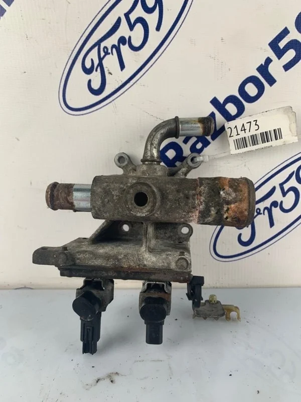 Фланец системы охлаждения Ford C-MAX 2008 1360282 C214 1.8 (Q7DA)