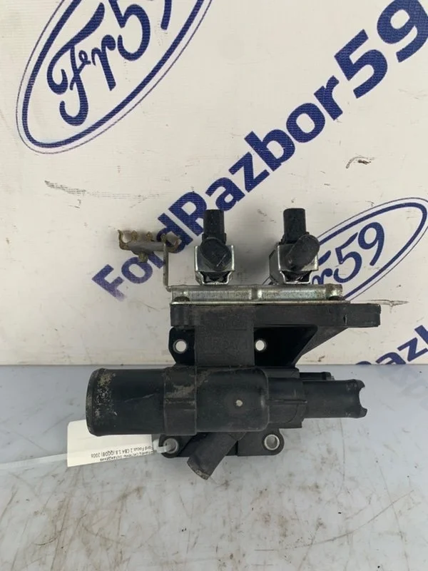Фланец системы охлаждения Ford Focus 2 2008 1360282 CB4 1.8 (QQDB)