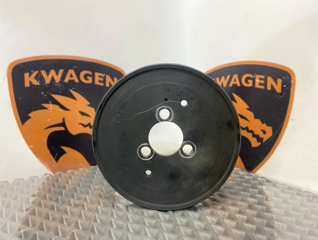 Шкив помпы Audi Q7 2009 4L