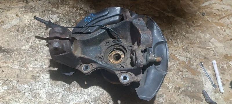 Кулак в сборе со ступицей BMW X1 2014 E84