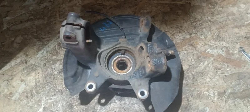 Кулак в сборе со ступицей BMW X3 2008 E83