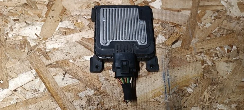 Блок управления бензонасосом Volvo V50 2007 MW43