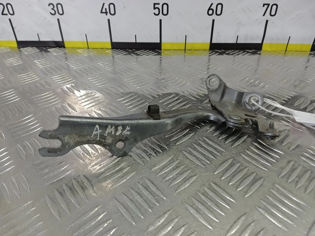 Петля капота правая MAZDA 6 GG рестайлинг (2005—2