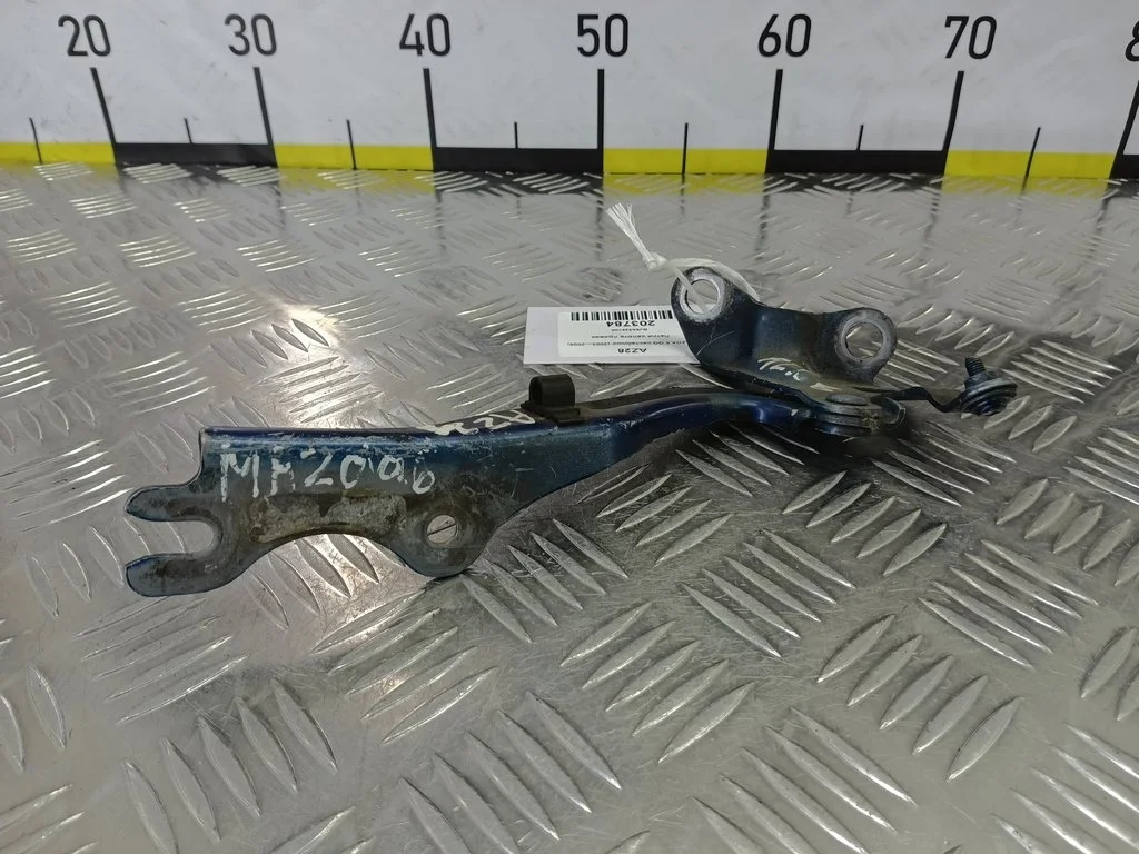 Петля капота правая MAZDA 6 GG рестайлинг (2005—2
