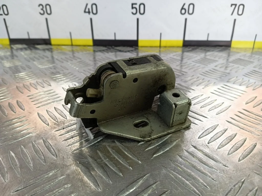 Замок двери распашной правый MERCEDES-BENZ Sprint