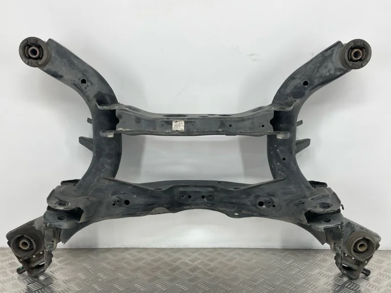 Подрамник Nissan Teana J31