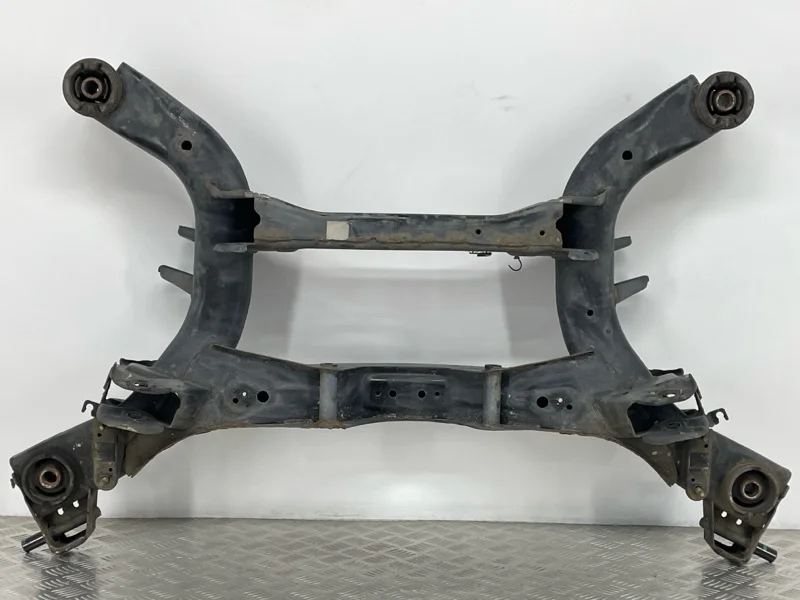 Подрамник Nissan Teana J31