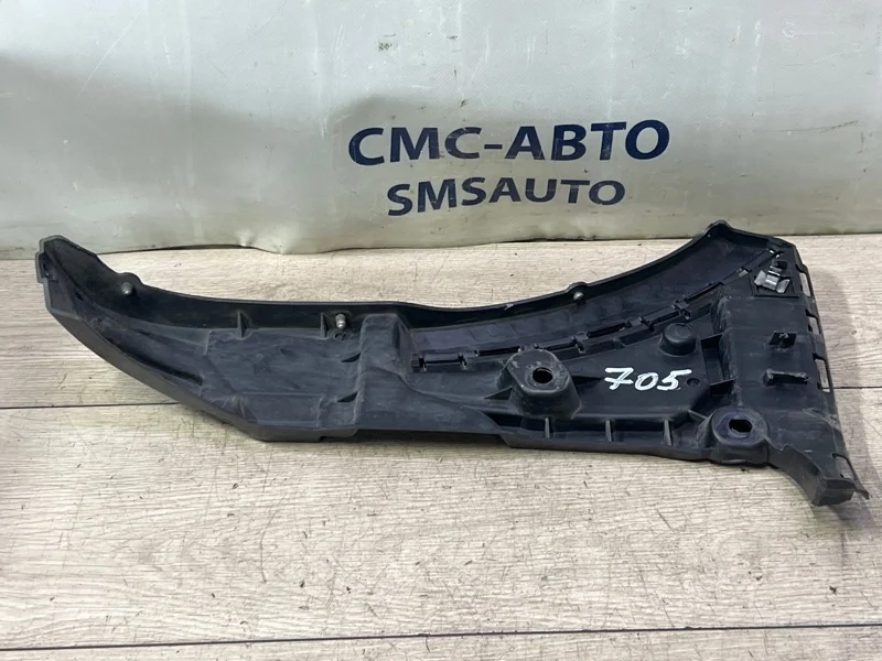 Кронштейн бампера Volvo XC90 30698128 XC90 3.2, передний левый