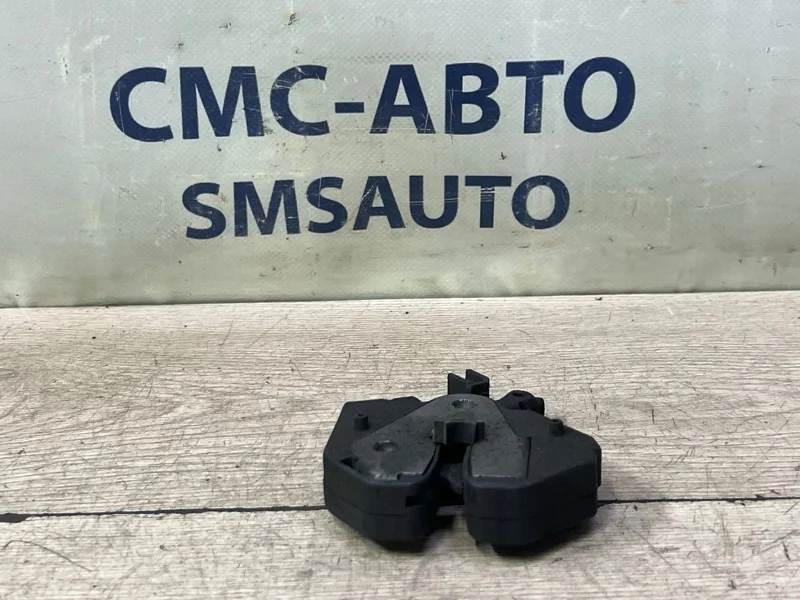 Замок капота Volvo XC90 31218475 XC90 3.2