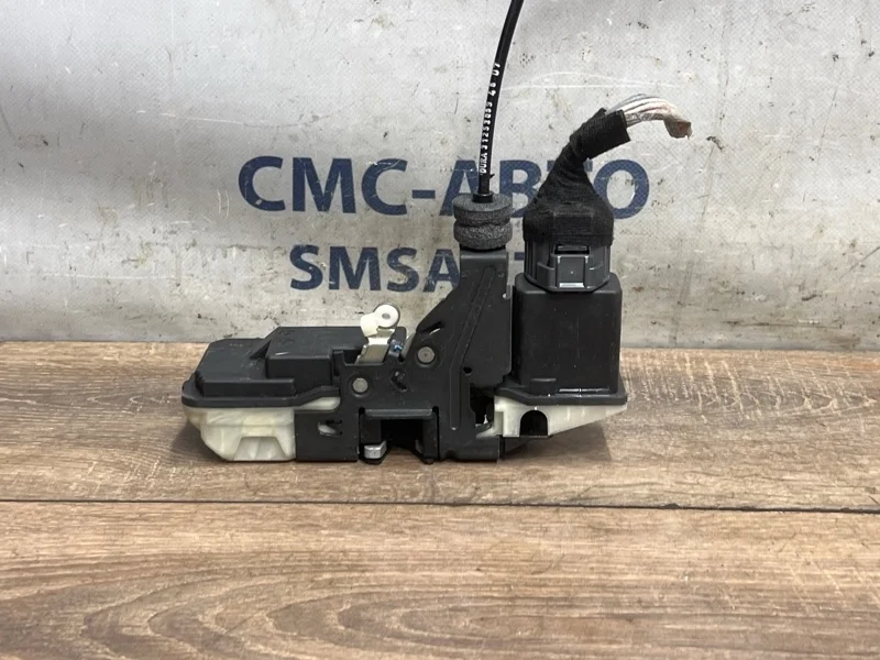 Замок двери Volvo XC90 30699761 XC90 3.2, задний левый