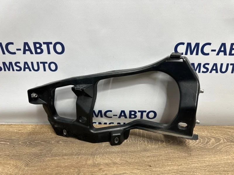 Кронштейн фары Volkswagen Touareg 7P6806509 NF 3.6, передний левый
