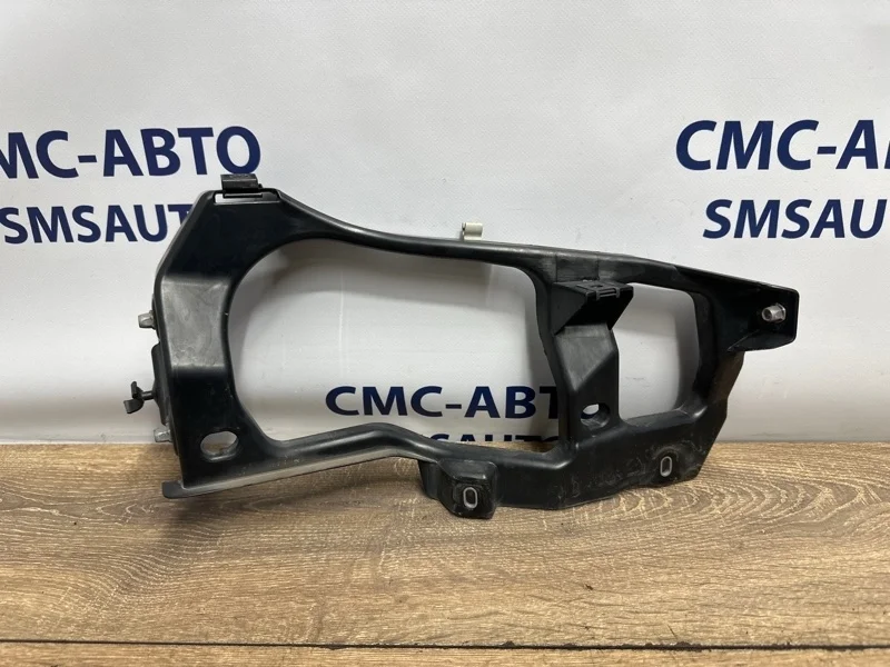 Кронштейн фары Volkswagen Touareg 7P6806510 NF 3.6, передний правый