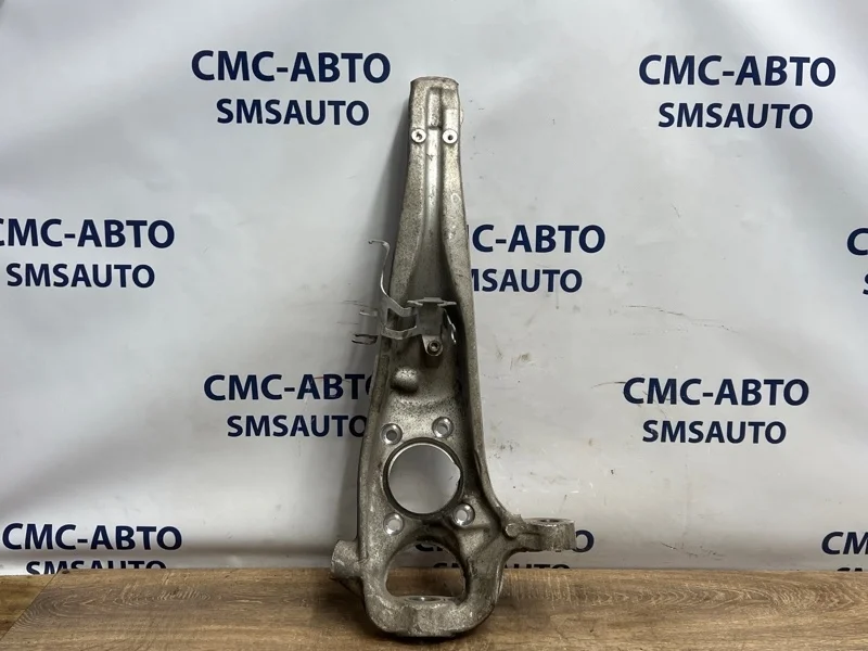 Кулак поворотный Volkswagen Touareg 7P0407246B NF 3.0 CGEA, передний правый