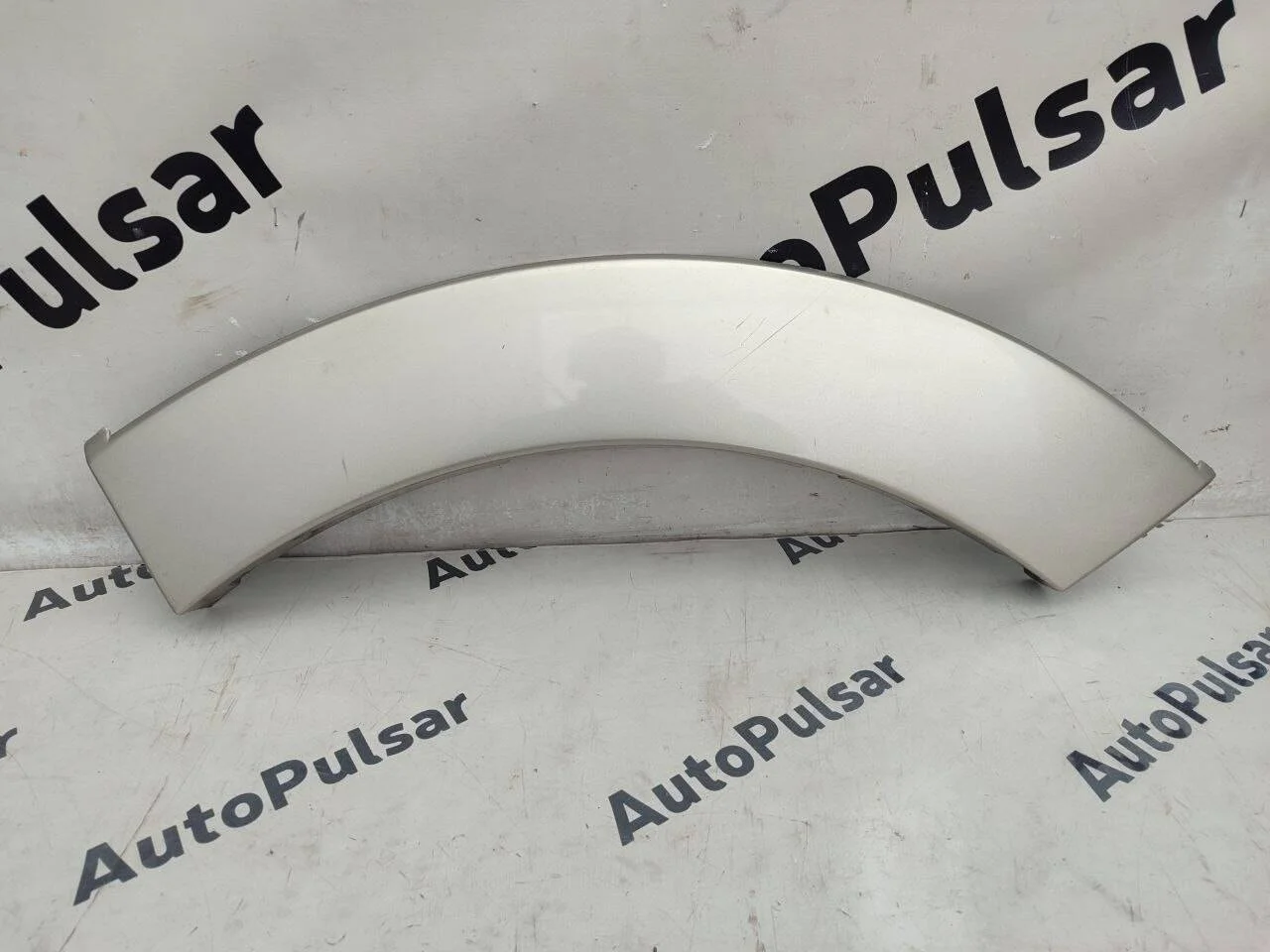 Расширитель крыла Mitsubishi Pajero 4 2007-2021гг. задний левый бежевый