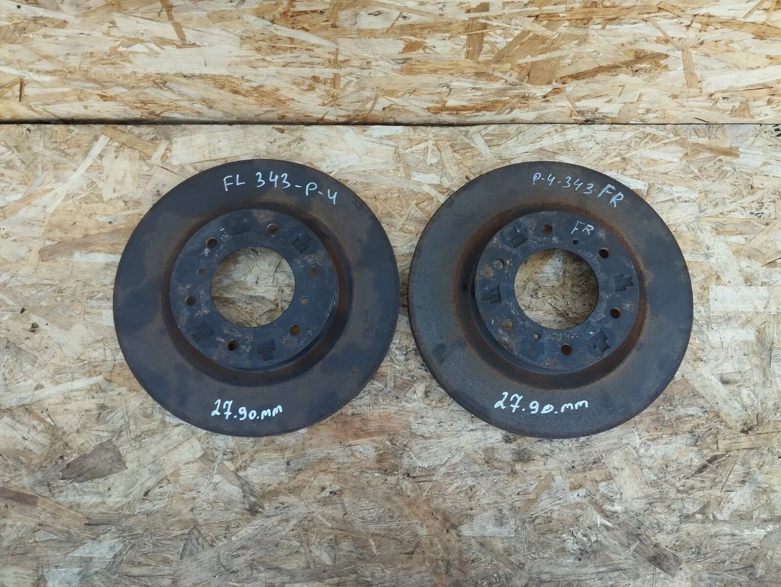 Диск тормозной Mitsubishi Pajero 4 передний комплект 5-ти дверная 6G75 4M41