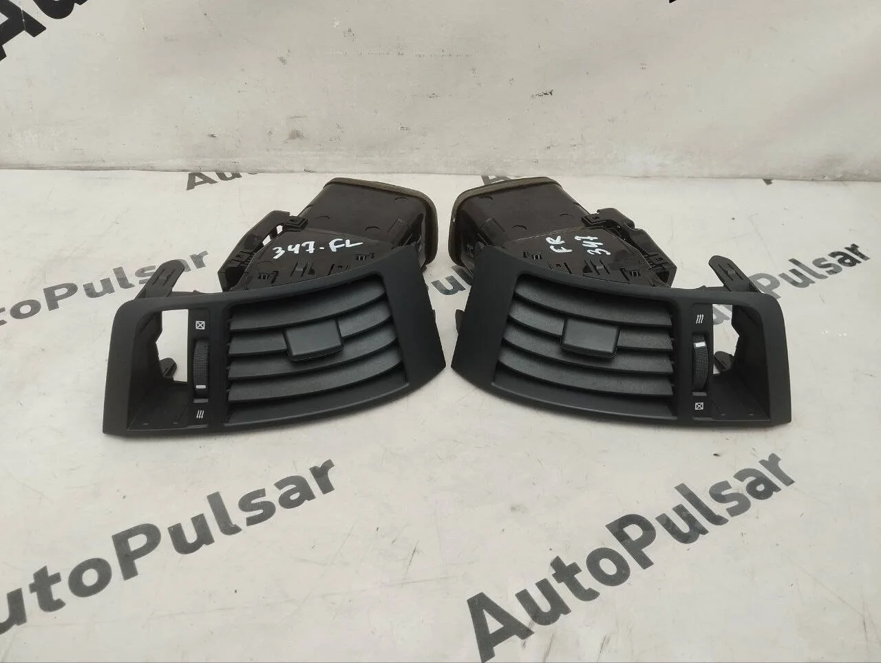 Сопло воздуховода Toyota Land Cruiser 200 центр комплект оригинал