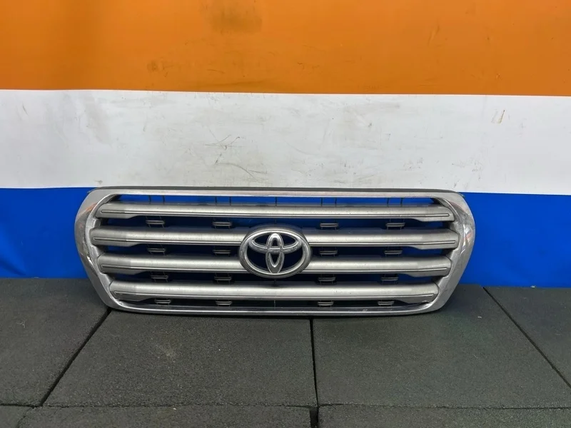 Решетка радиатора Toyota Land Cruiser 200 2010 5310160480