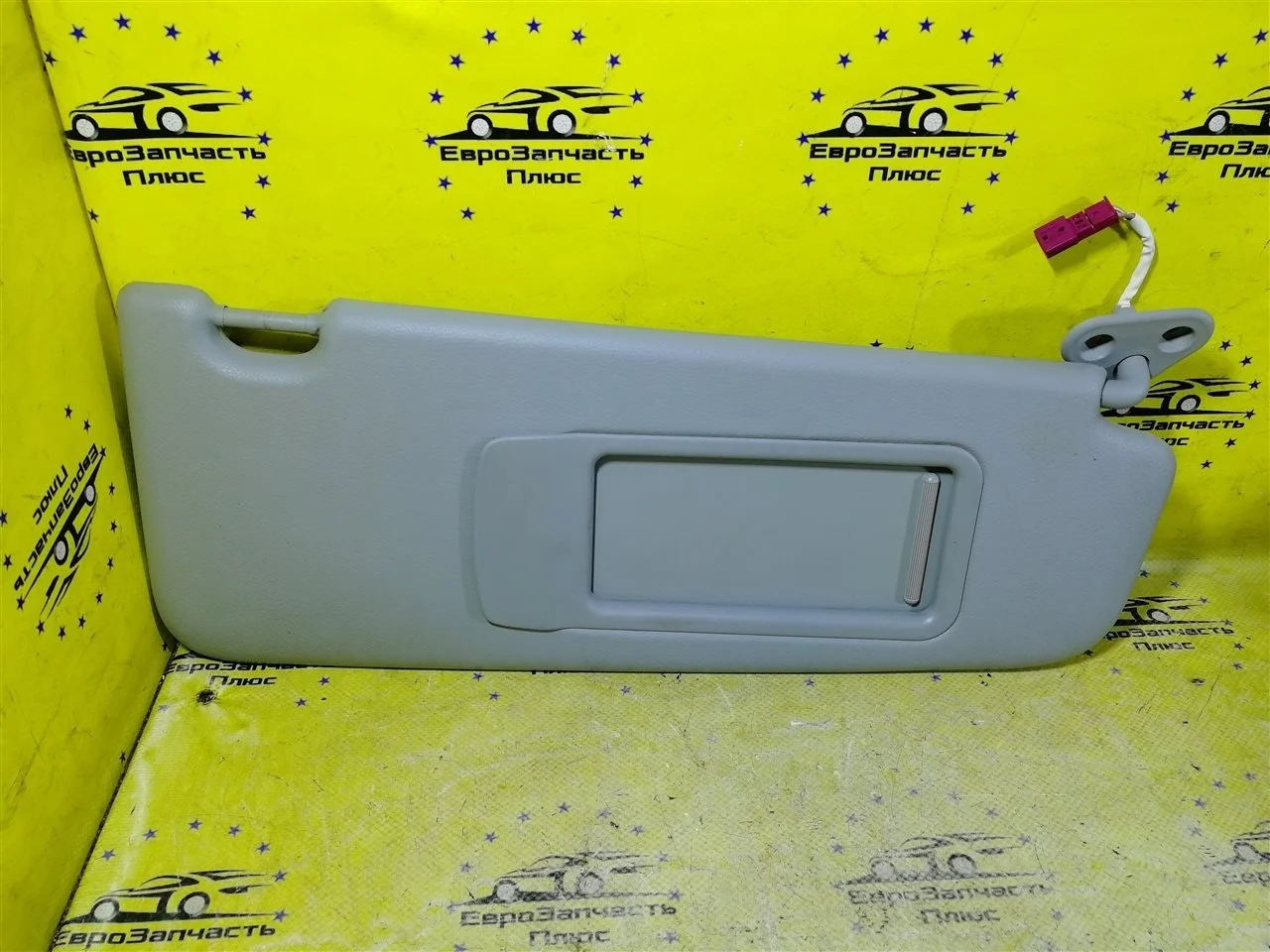 Козырек солнцезащитный BMW 3 51166981650 E90, правый
