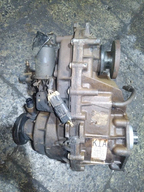 Раздаточная коробка Kia Sorento 473004C110 BL G6CU 3.5