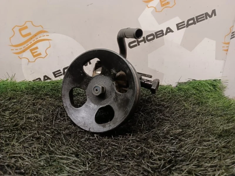 Насос гидроусилителя руля Hyundai Santa FE 5710026100 G6BA 2.7