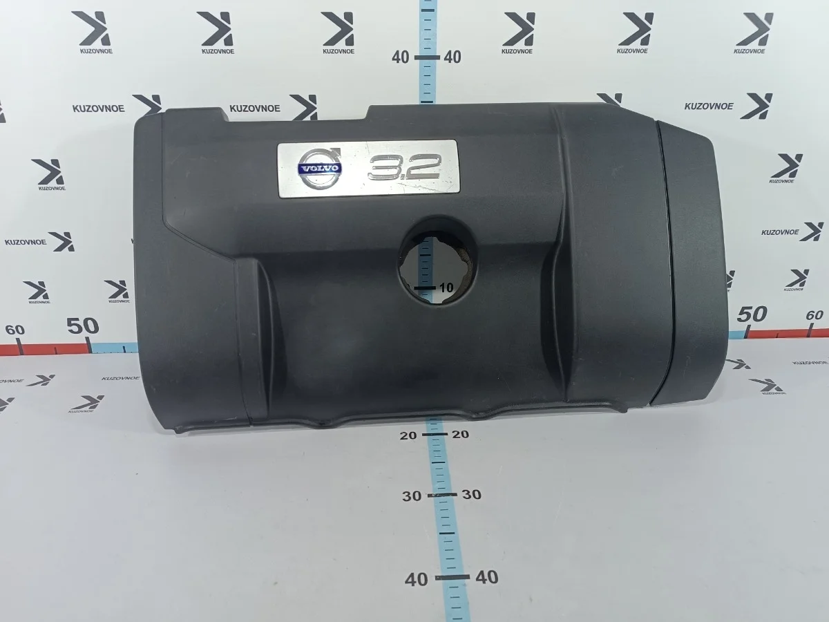 Декоративная крышка двигателя Volvo XC90 2009