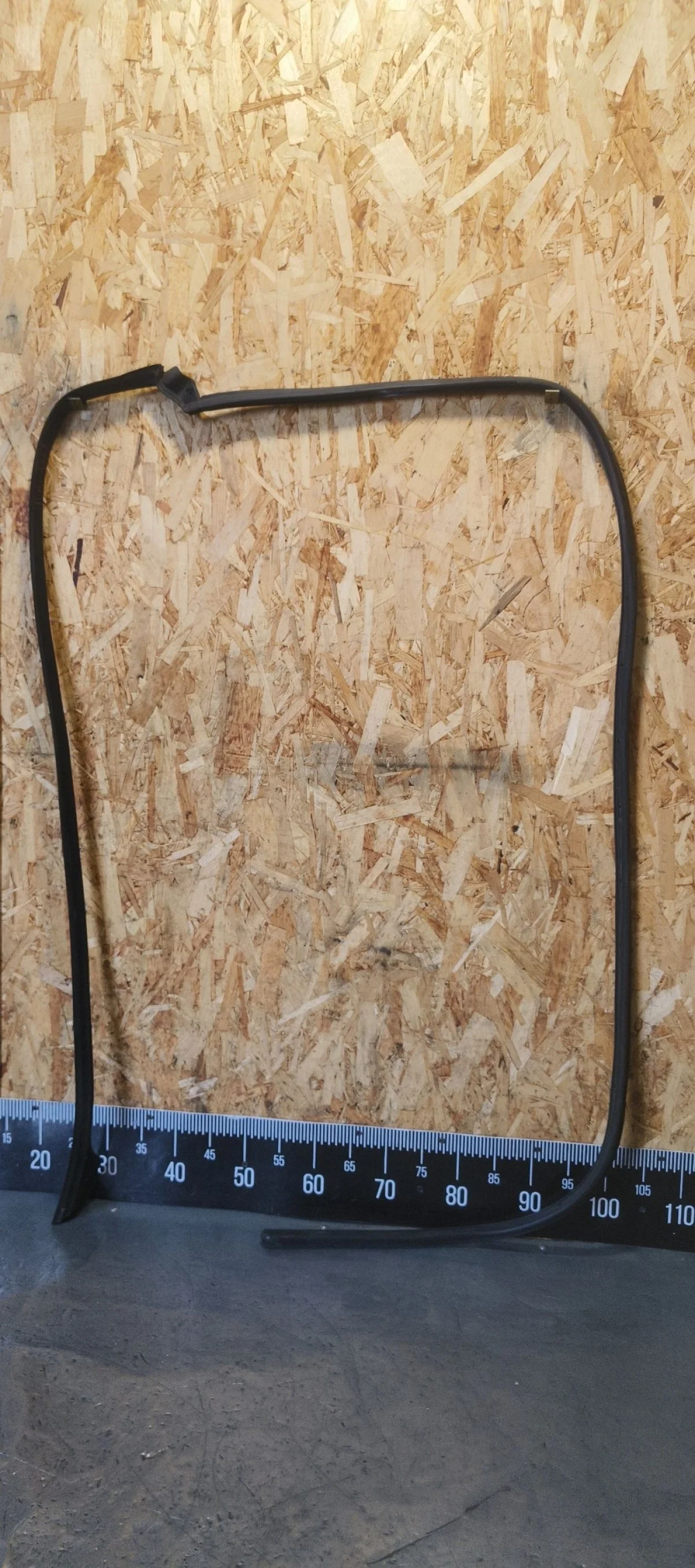 Уплотнитель двери Nissan Pathfinder III рестайлинг (2010—2014) 2011 KAF - бежевый