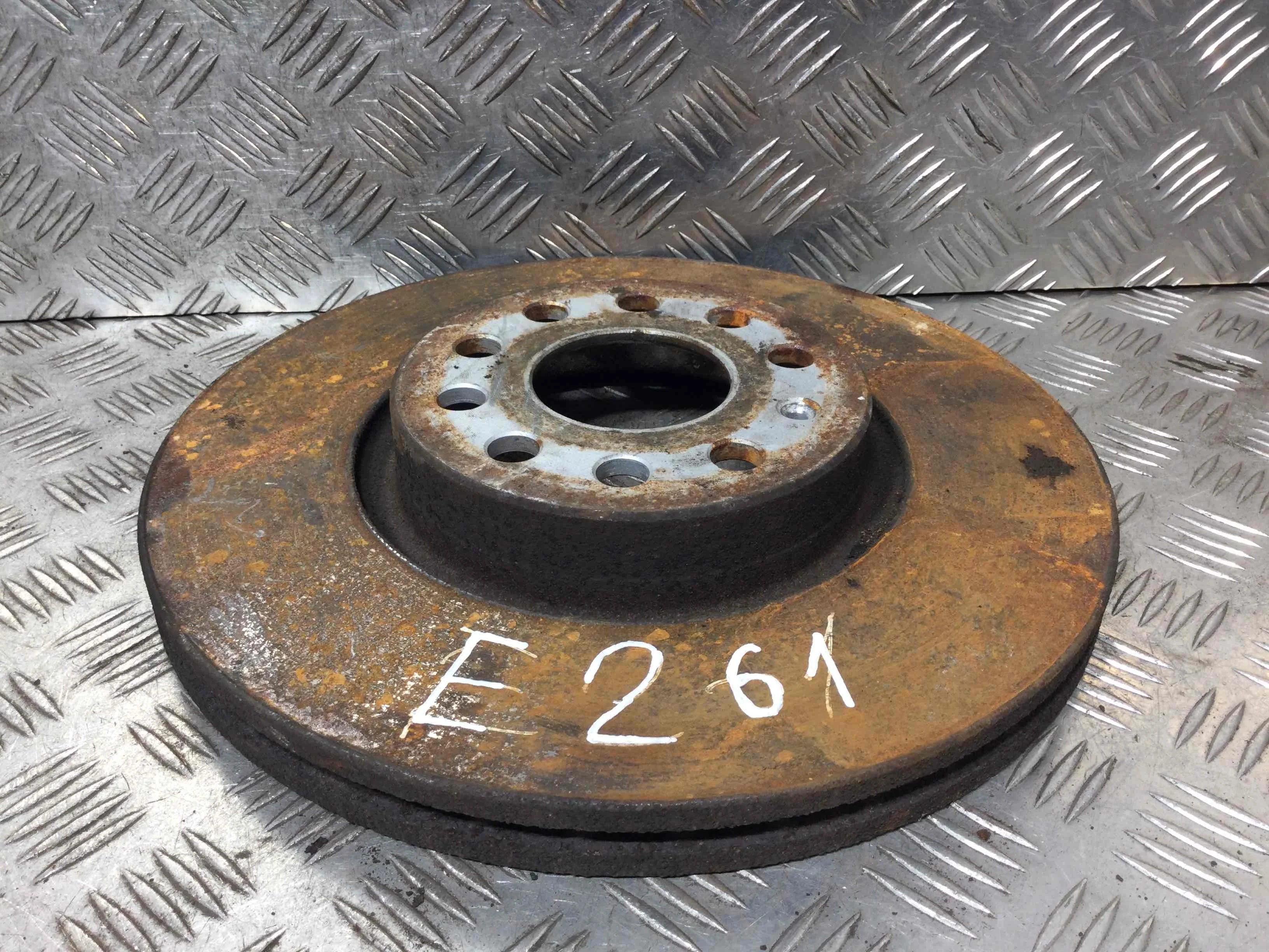 Диск тормозной передний Volkswagen Passat B6 (2005-2010) дизель 1.6 TDI Механика Универсал