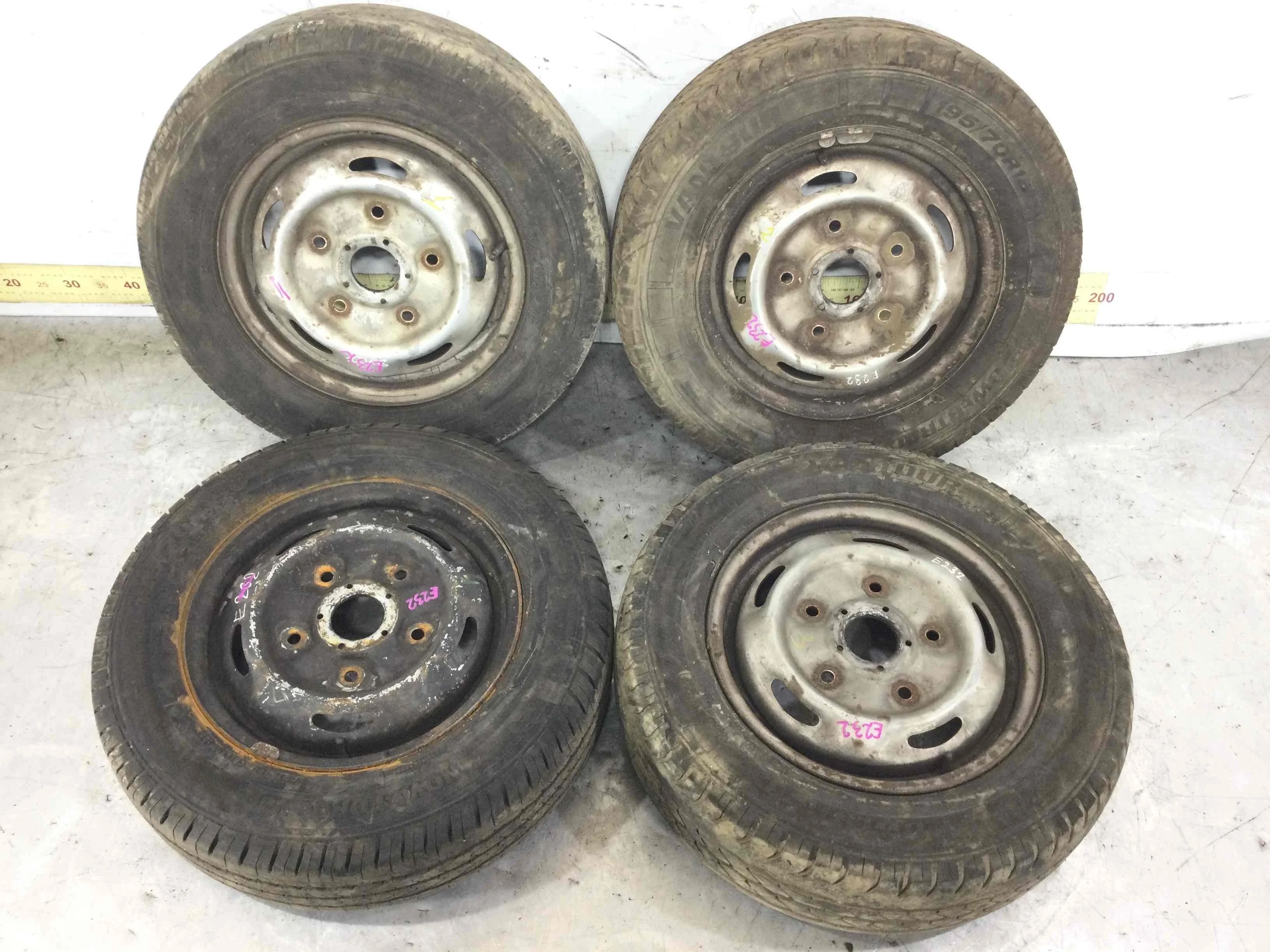 Диск штампованный Ford Transit 3 поколение [рестайлинг] (2006-2013) дизель 2.2 TDCi Механика Микроавтобус