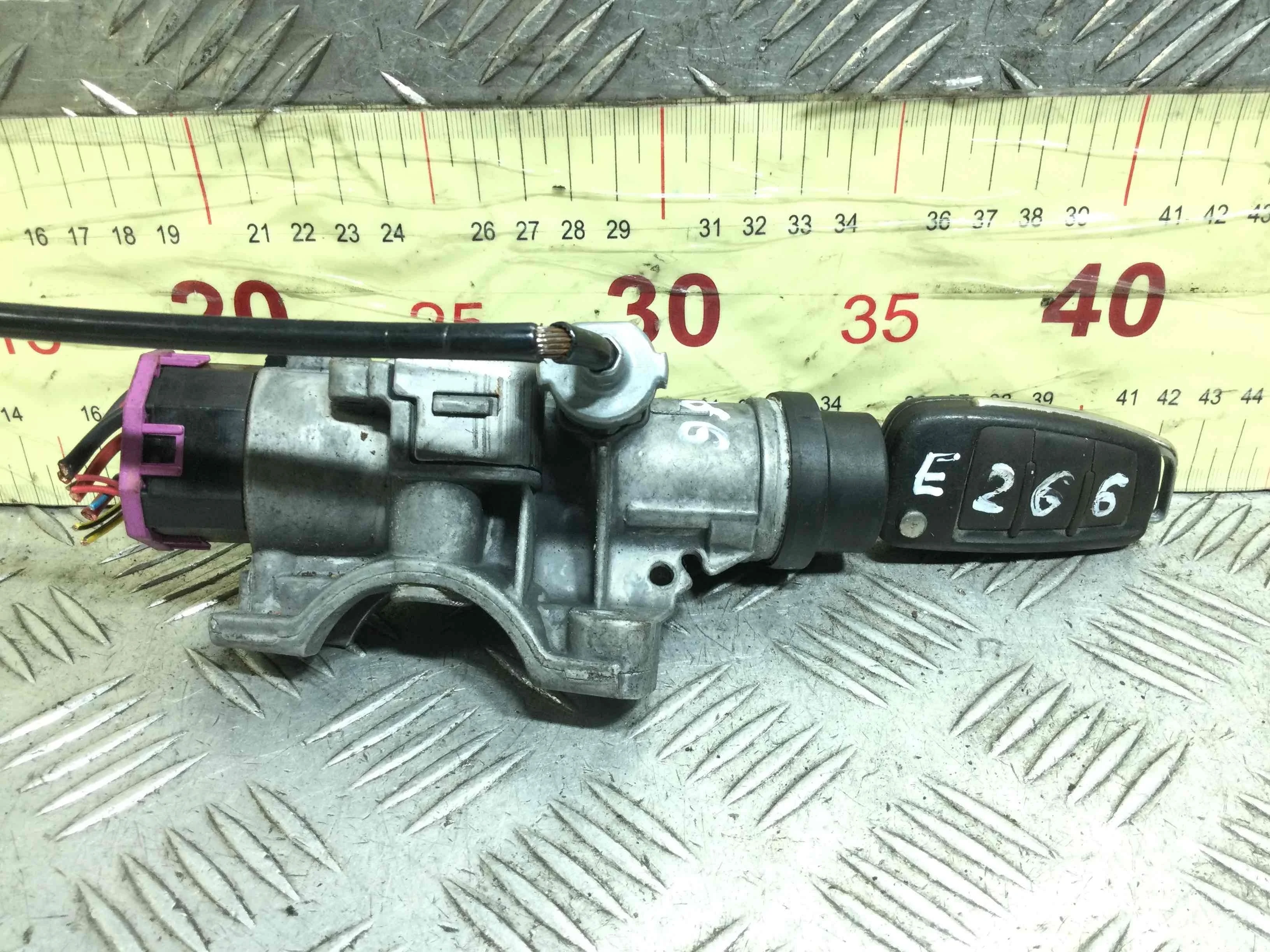 Замок зажигания Audi A4 B7 (2004-2008) дизель 2.0 TDI Автомат Универсал