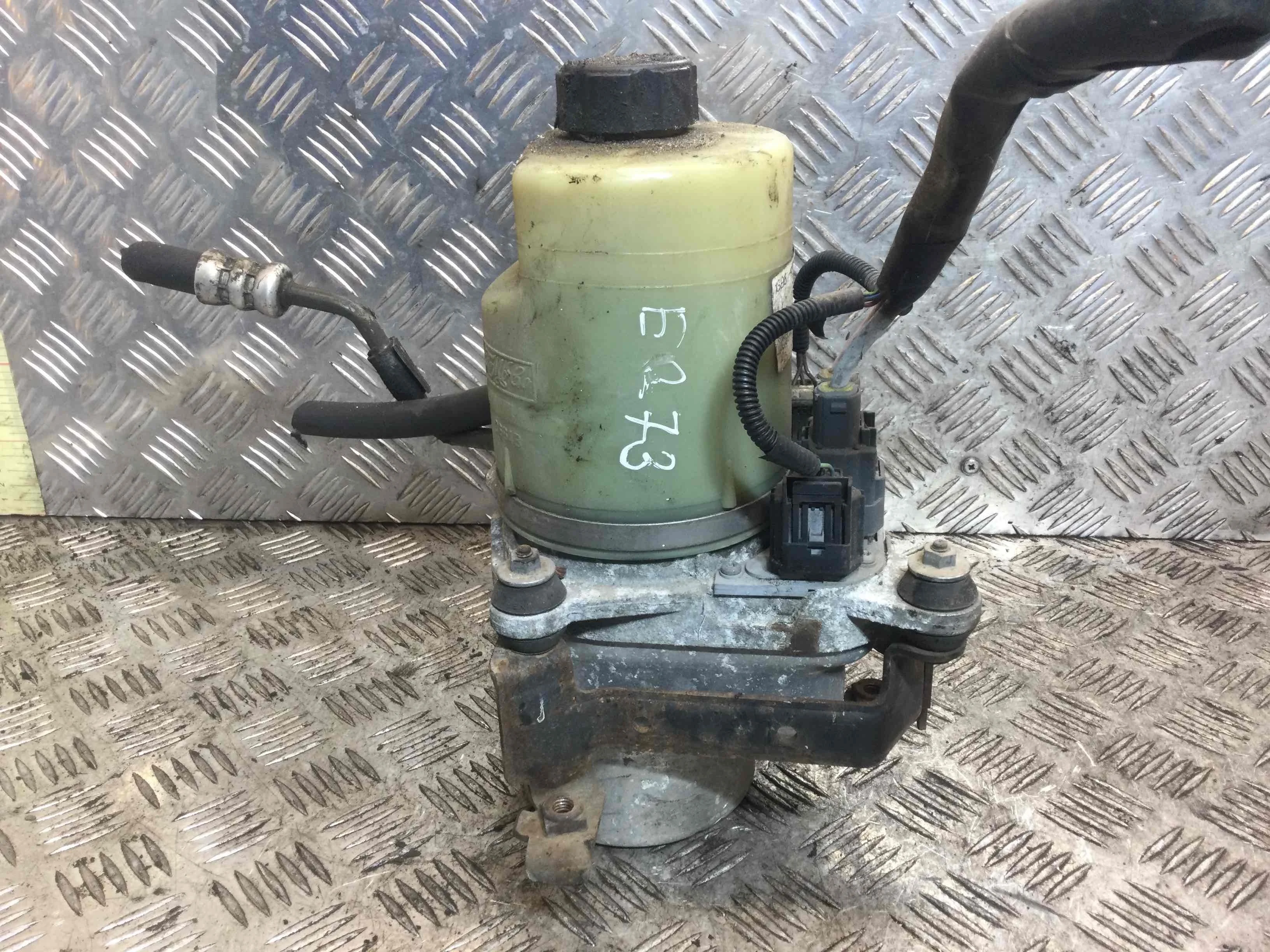 Насос гидроусилителя руля Ford Kuga Kuga I (2008-2012) дизель 2.0 TDCi Механика Кроссовер