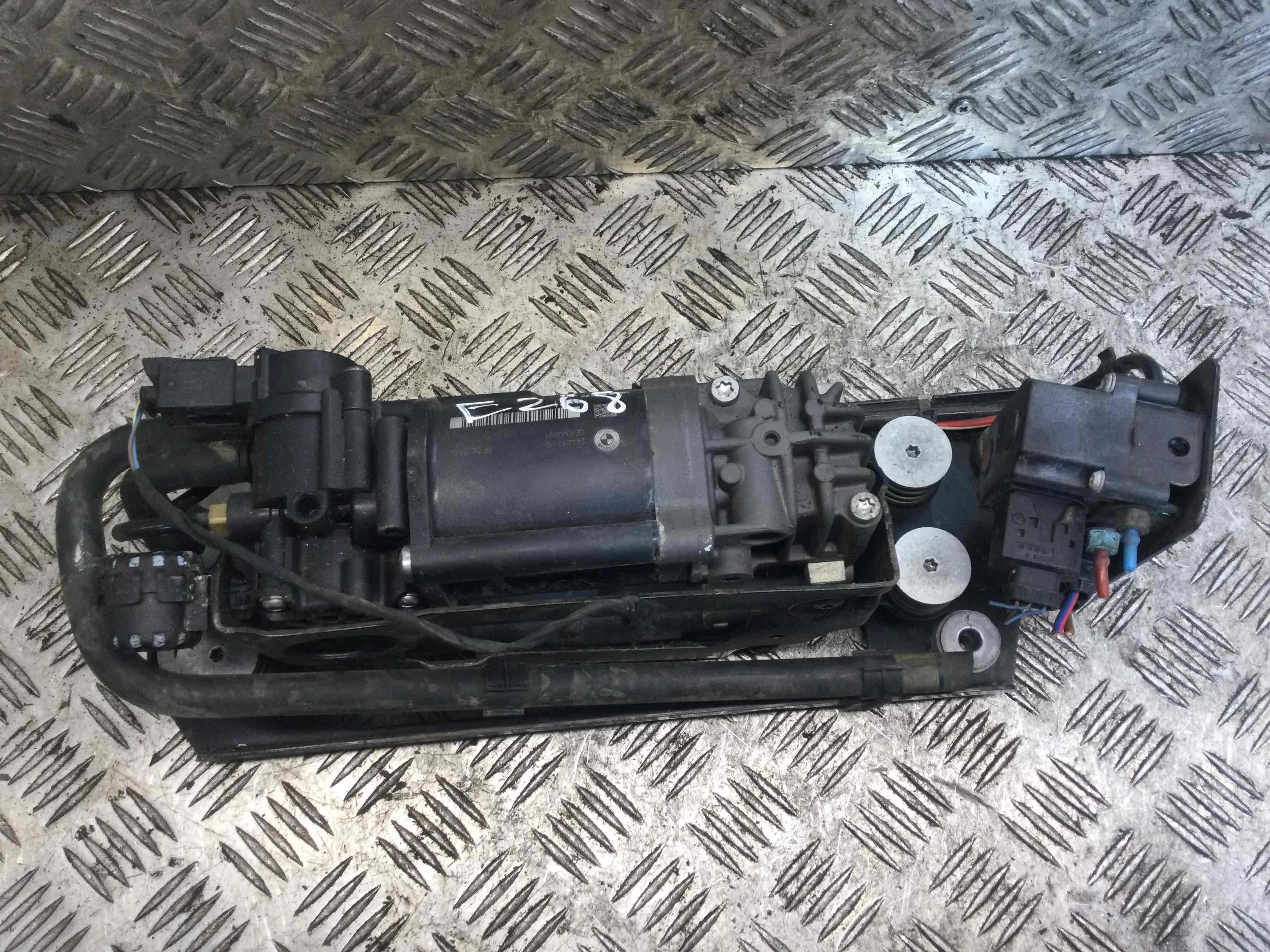Компрессор пневмоподвески BMW 5-Series F10/F11/GT F07 (2009-2013) дизель 3.0 TD Автомат 5-дв, х/б
