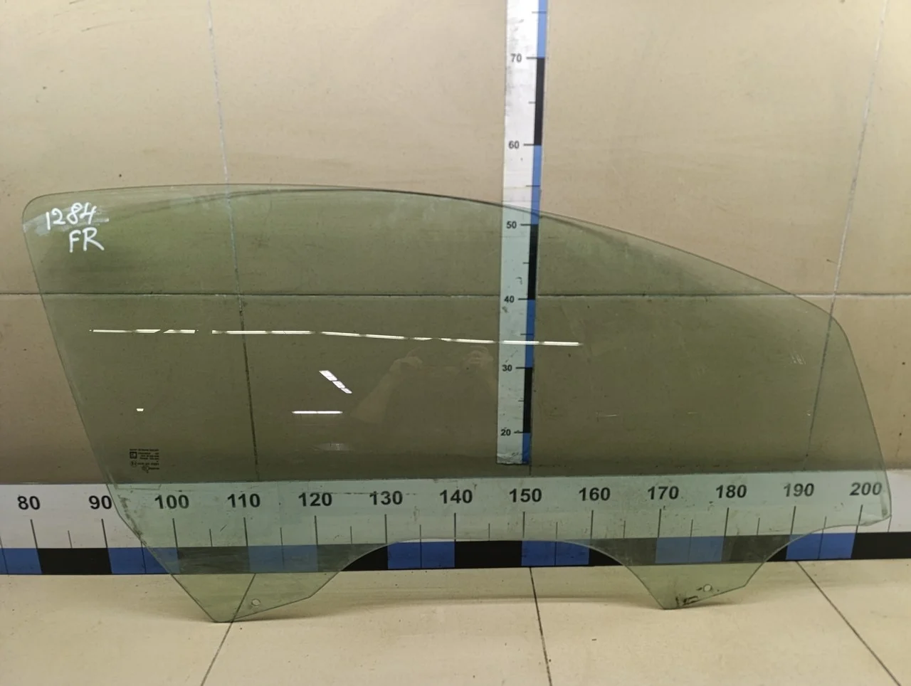 Стекло двери передней правой Corsa D 2006-2015